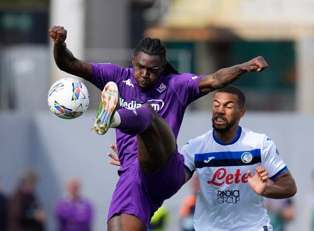 Fiorentina player in action against Atalanta