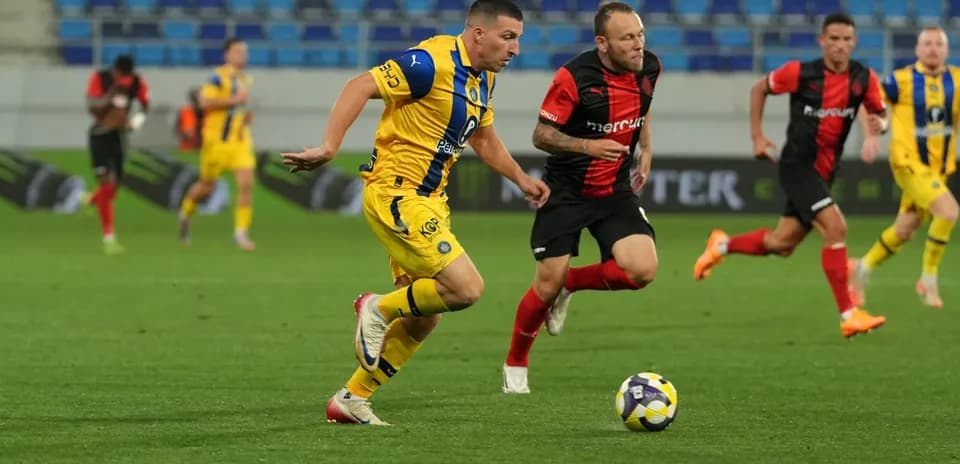 Maccabi Tel Aviv player dribbling the ball