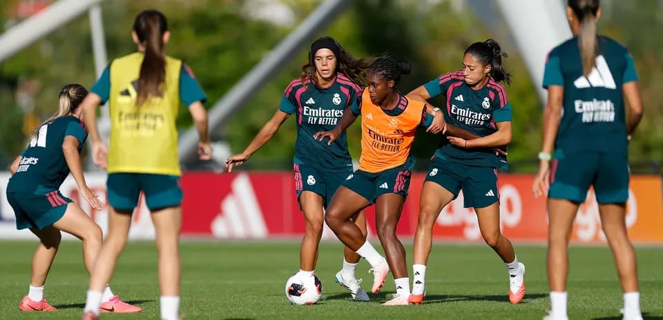 Real Madrid women training on the pitch
