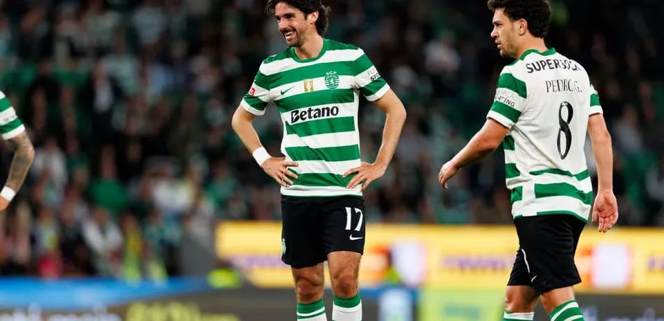 Two Sporting CP players during a match