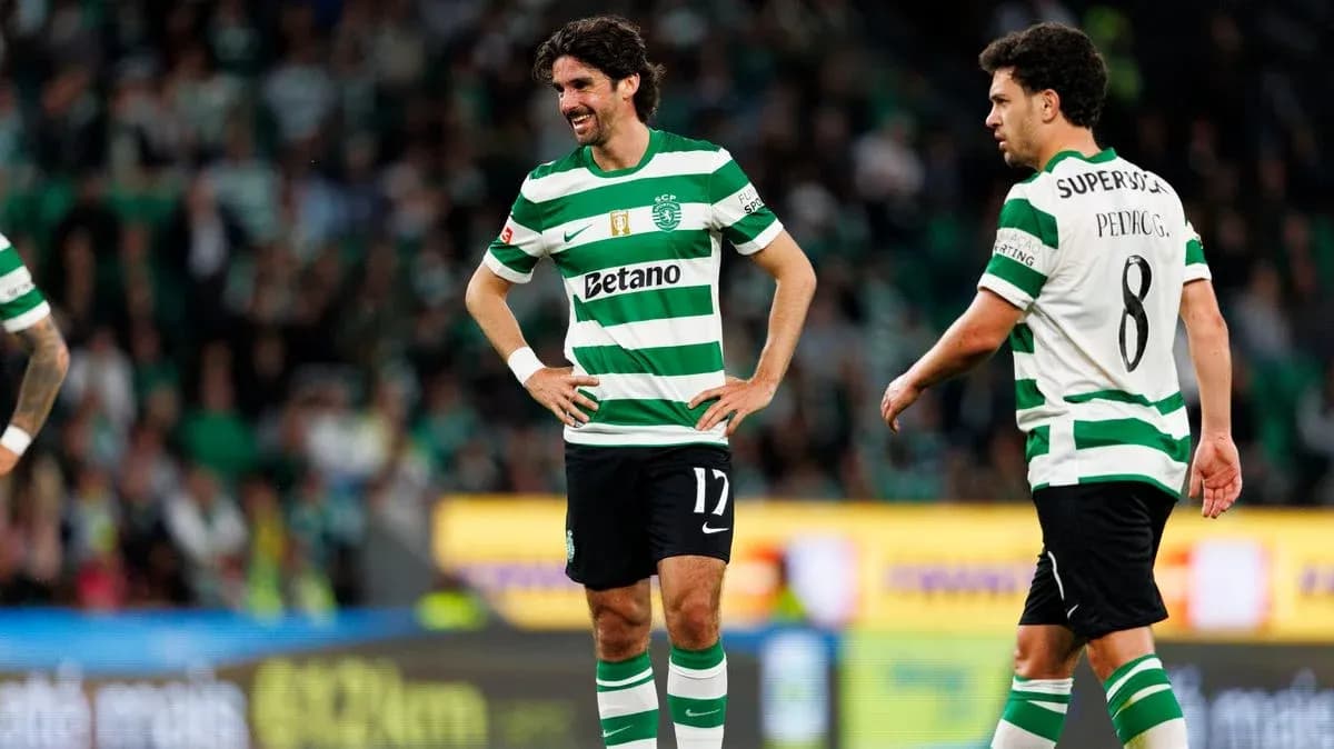 Two Sporting CP players during a match