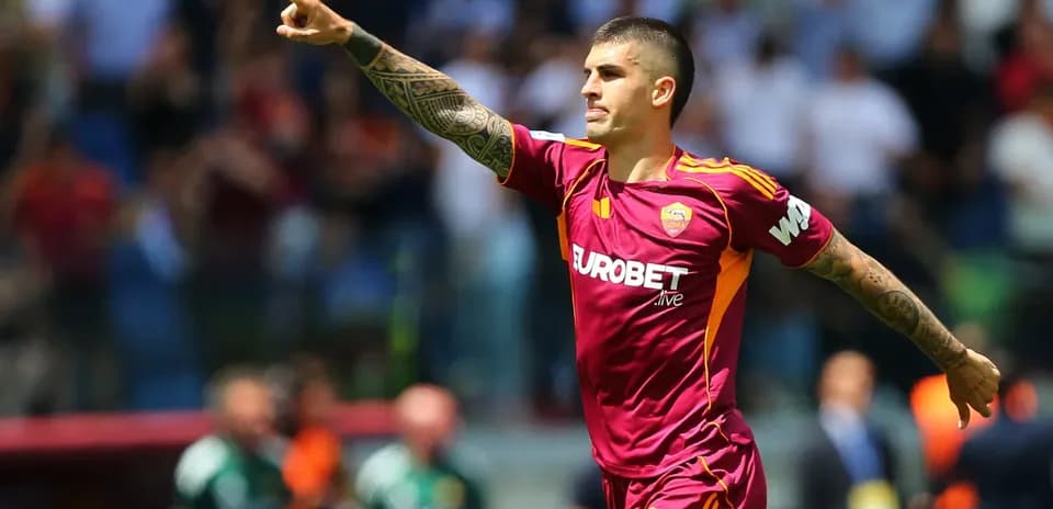 AS Roma player celebrating a goal