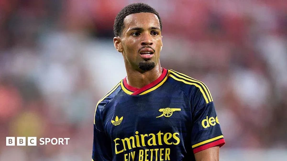Player in Arsenal jersey during match action