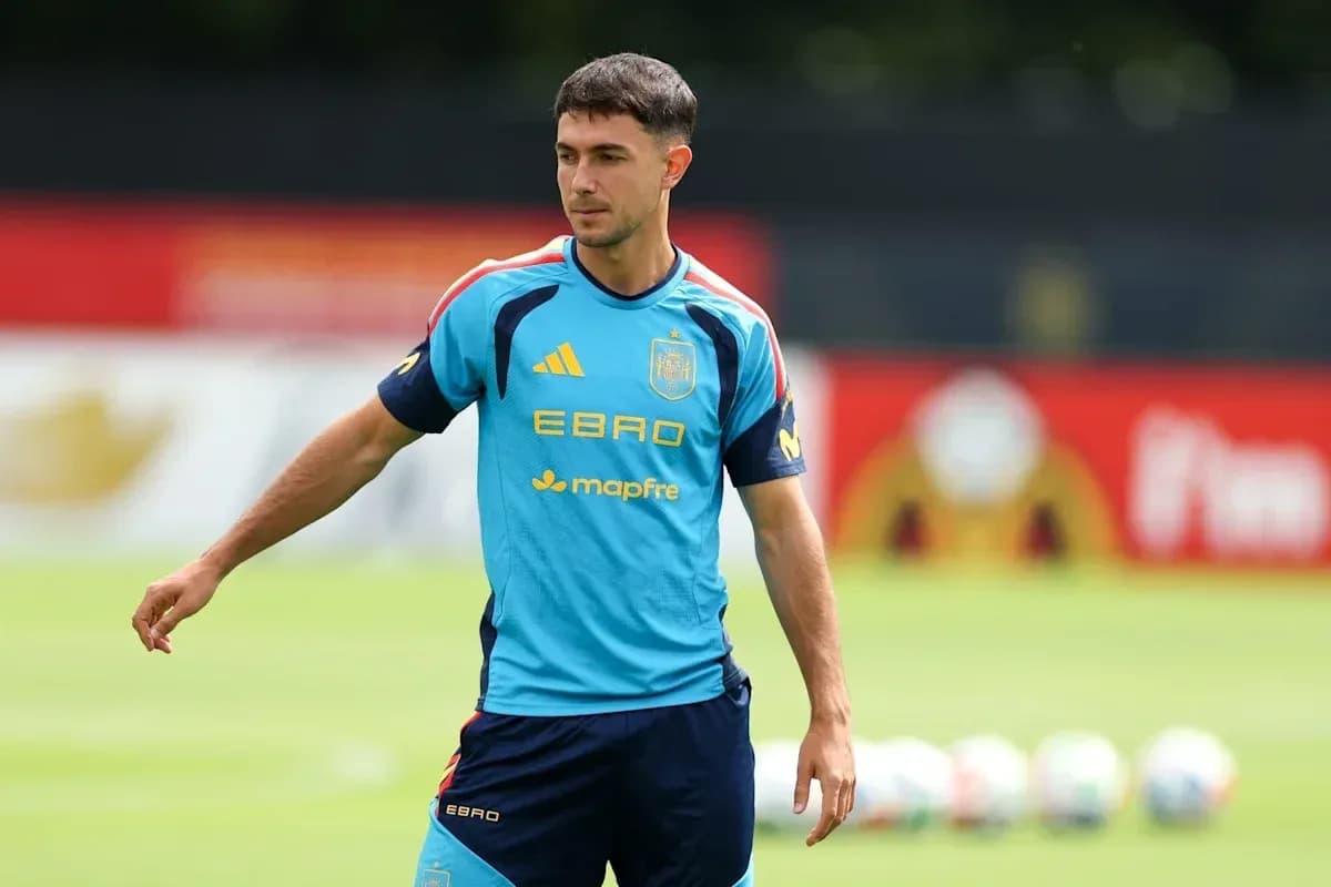 Player training during Spain national team session
