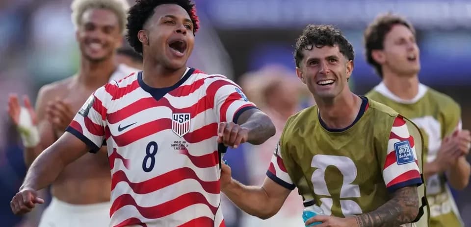 USA players celebrating after a match