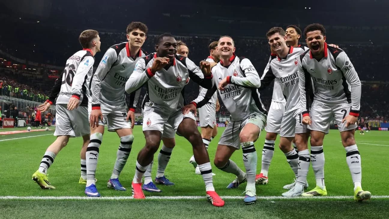 AC Milan players celebrating a goal during match