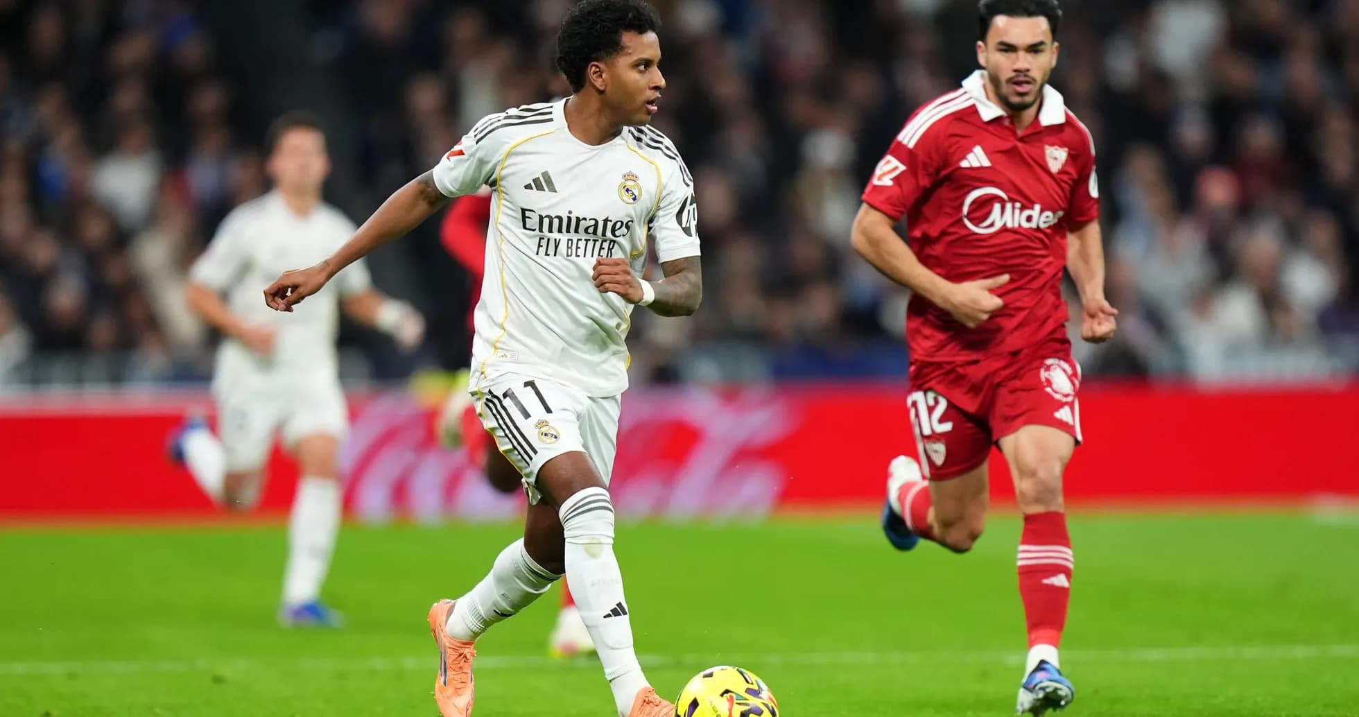 Real Madrid player dribbling during La Liga match
