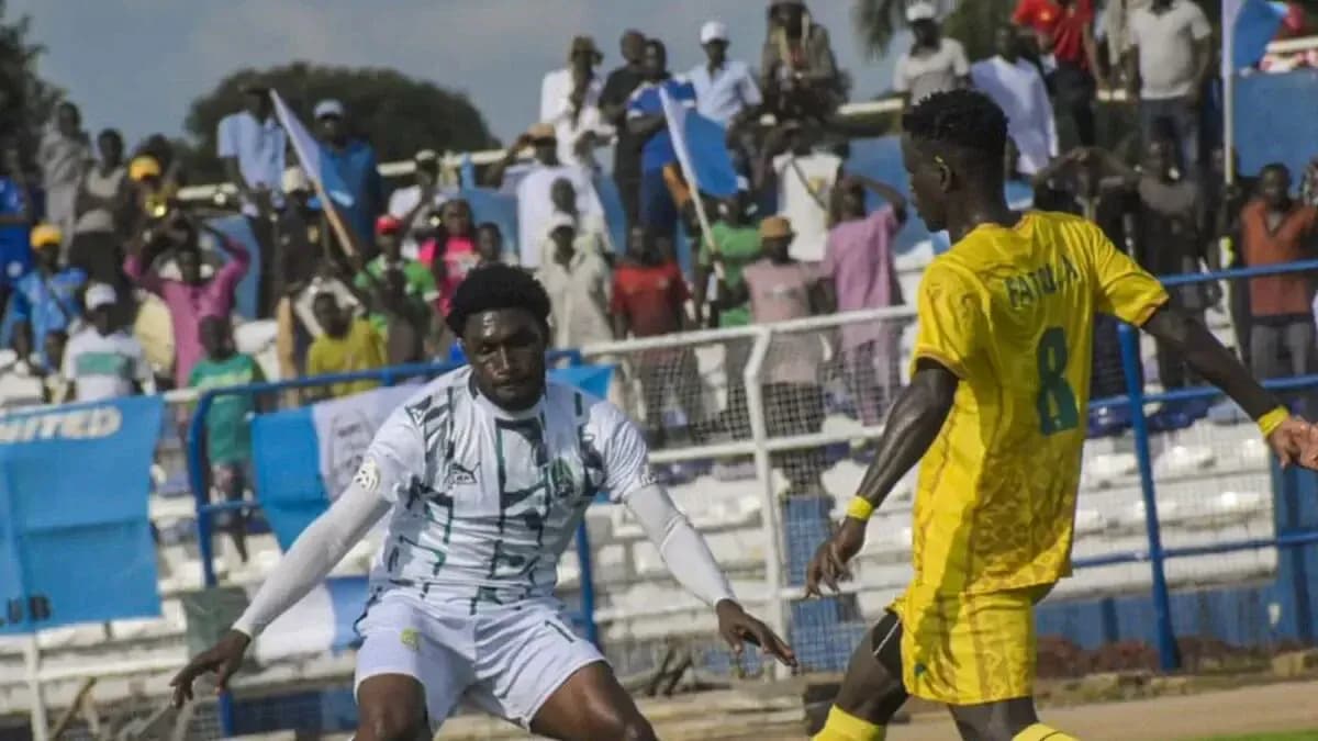 Players competing during Shooting Stars vs Nasarawa United match