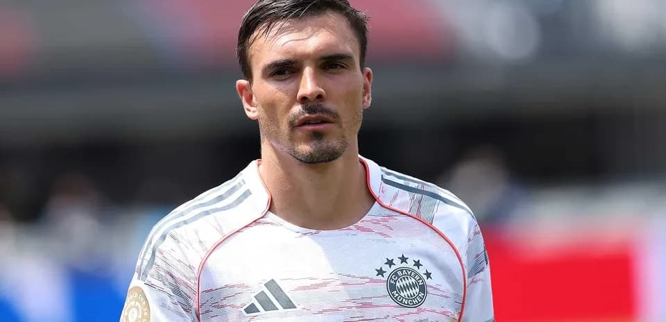Player in Bayern Munich jersey on the field