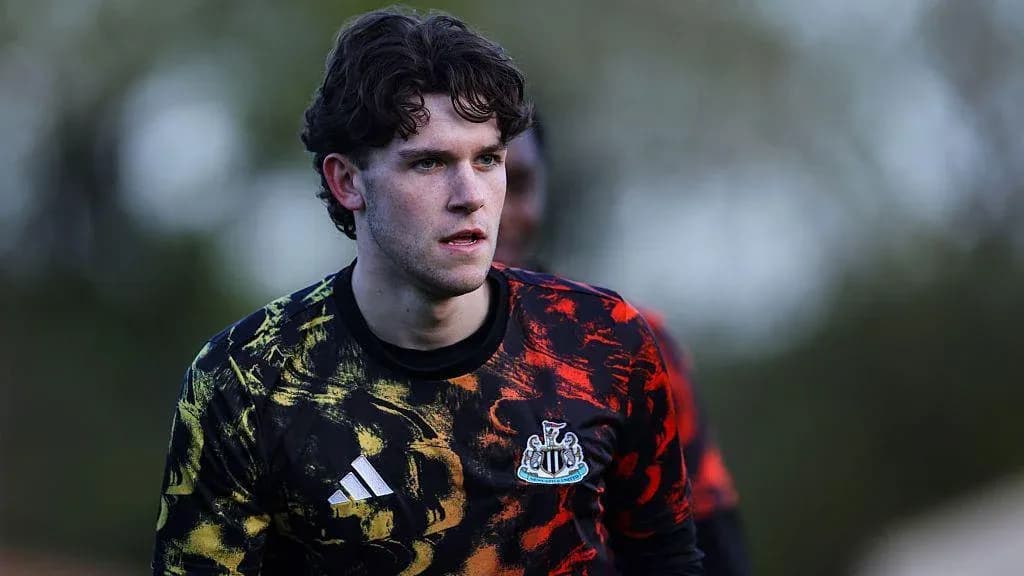 Goalkeeper training in Newcastle kit during session
