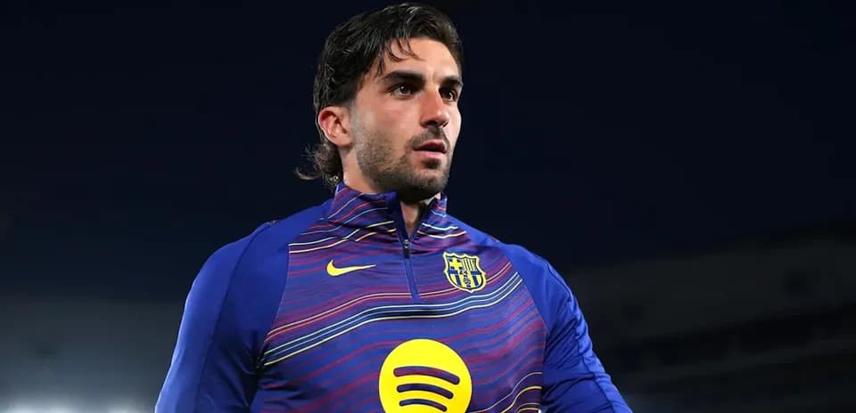 Player in Barcelona jersey during warm-up session