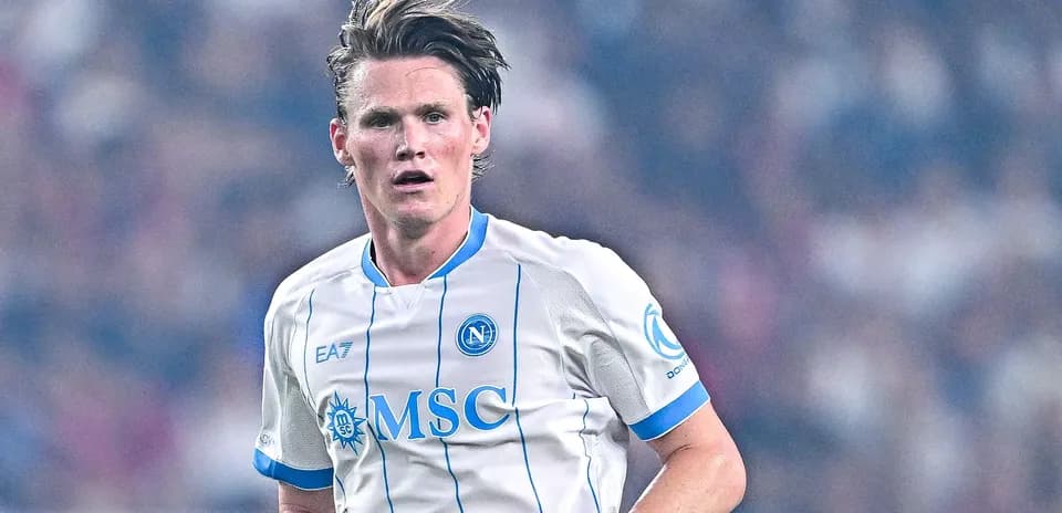 Player in Napoli jersey during a match