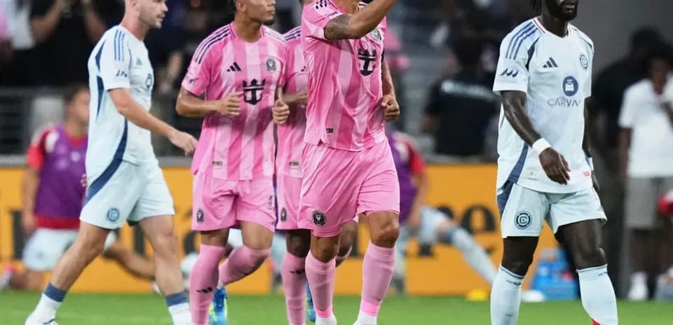 Miami players celebrating during a match against Chicago