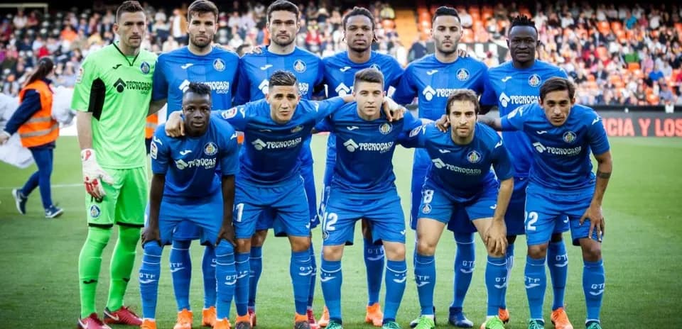 Getafe FC squad photo before La Liga match