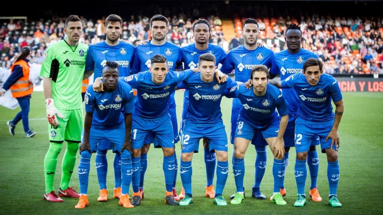 Getafe FC squad photo before La Liga match