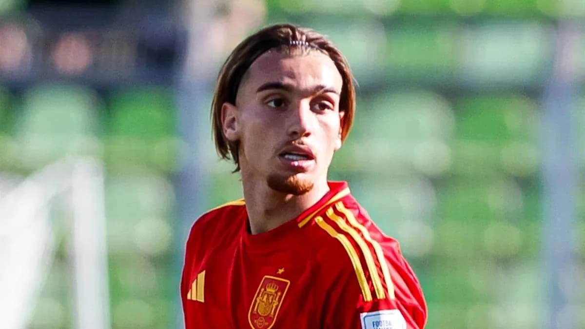 Player in Spain national team jersey on the field