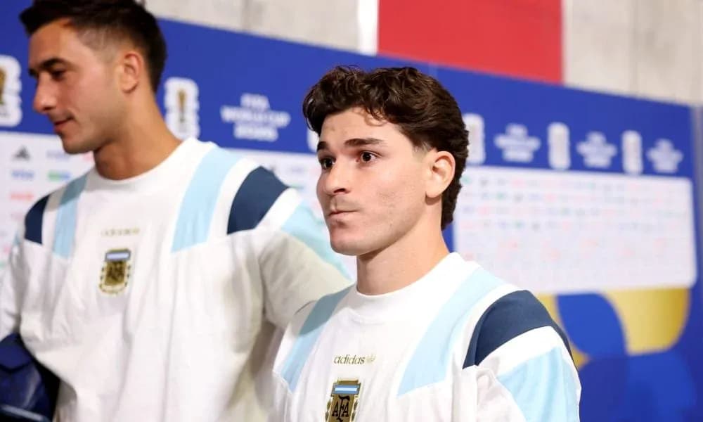 Two players in Argentina jerseys before a match