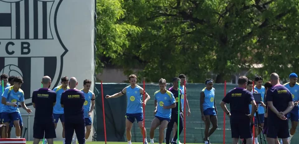 FC Barcelona players training on the pitch