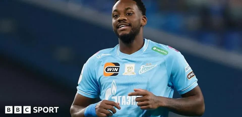 Player celebrating in Zenit St. Petersburg jersey