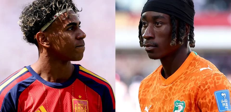 Two players from Spain and Ivory Coast facing each other