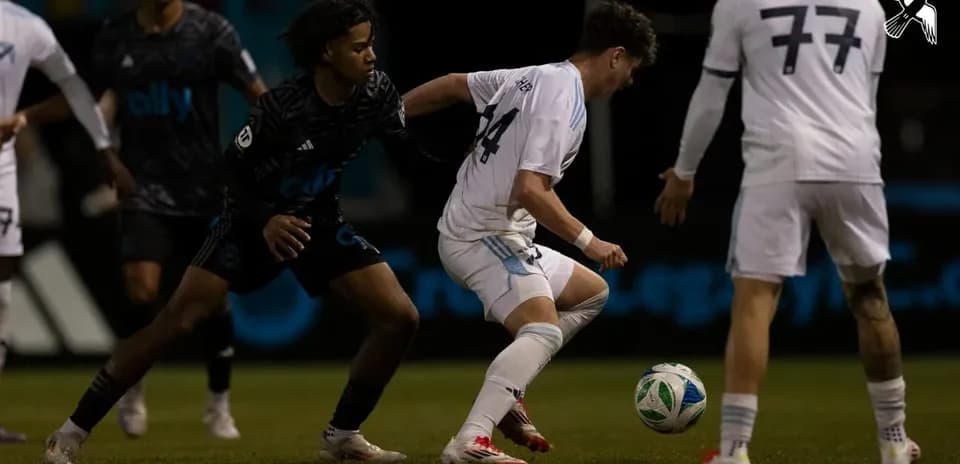 Crown Legacy player challenging New York City II player