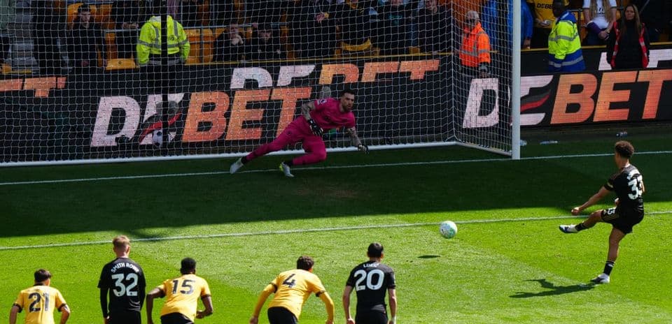 Penalty kick taken during Wolves vs Fulham match