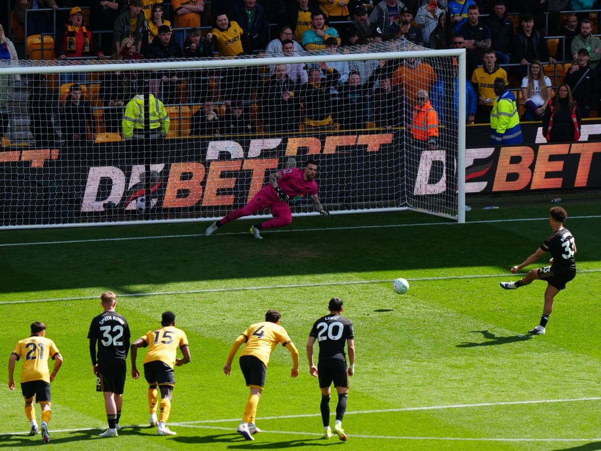 Penalty kick taken during Wolves vs Fulham match