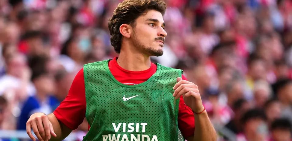 Player warming up on the sideline during match
