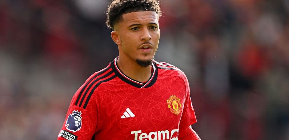 Player in Manchester United kit on the field