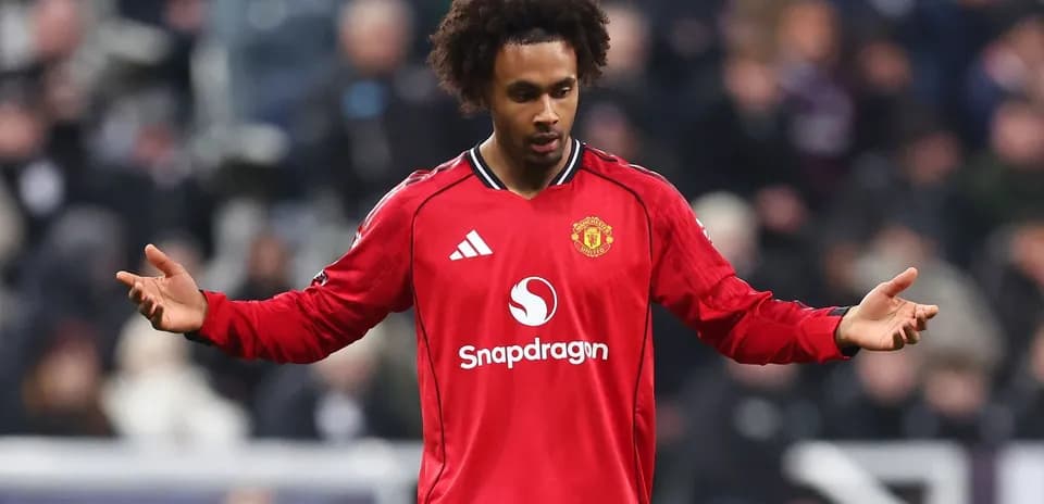 Player in Manchester United jersey on the field