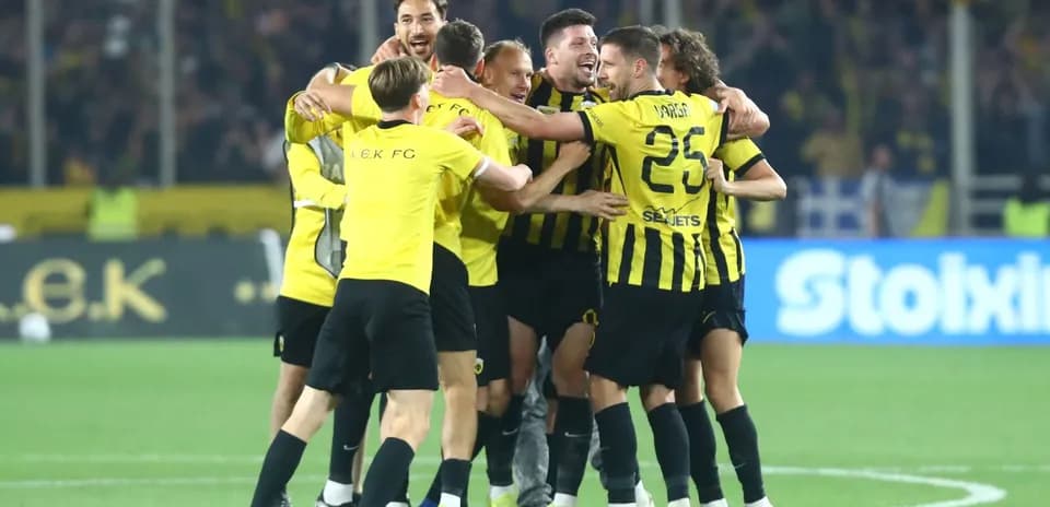 AEK Athens FC players celebrating a goal