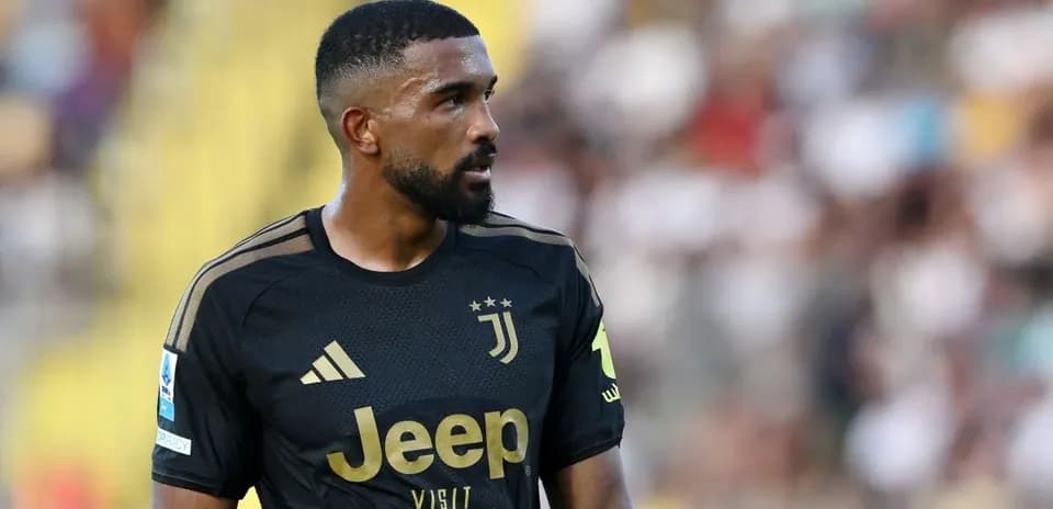 Juventus player in black jersey during match