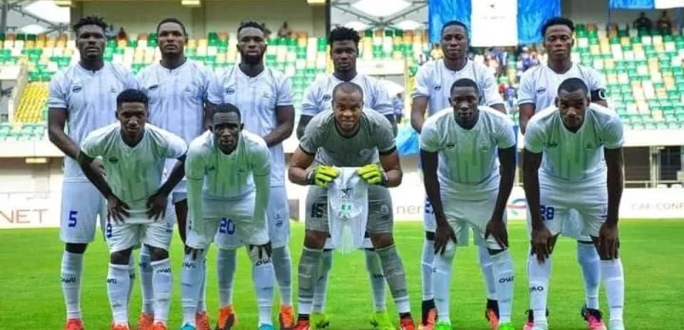 Rivers United team posing for a photo