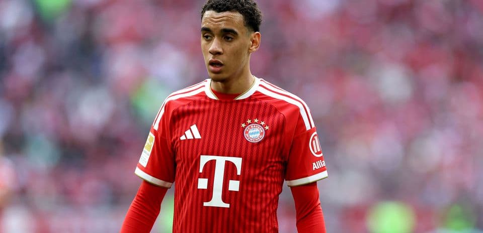 Player in Bayern Munich jersey during match
