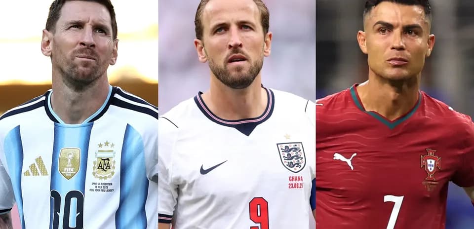 Lionel Messi, Harry Kane, and Cristiano Ronaldo posing