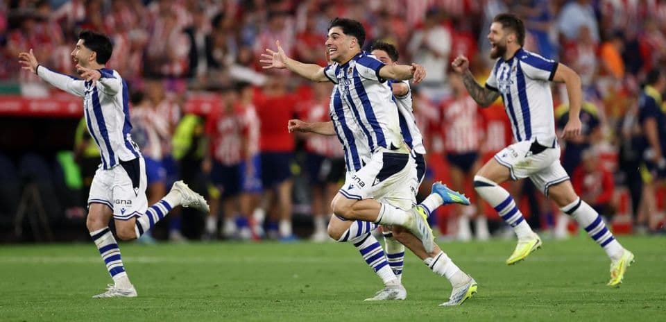 Real Sociedad players celebrating a goal