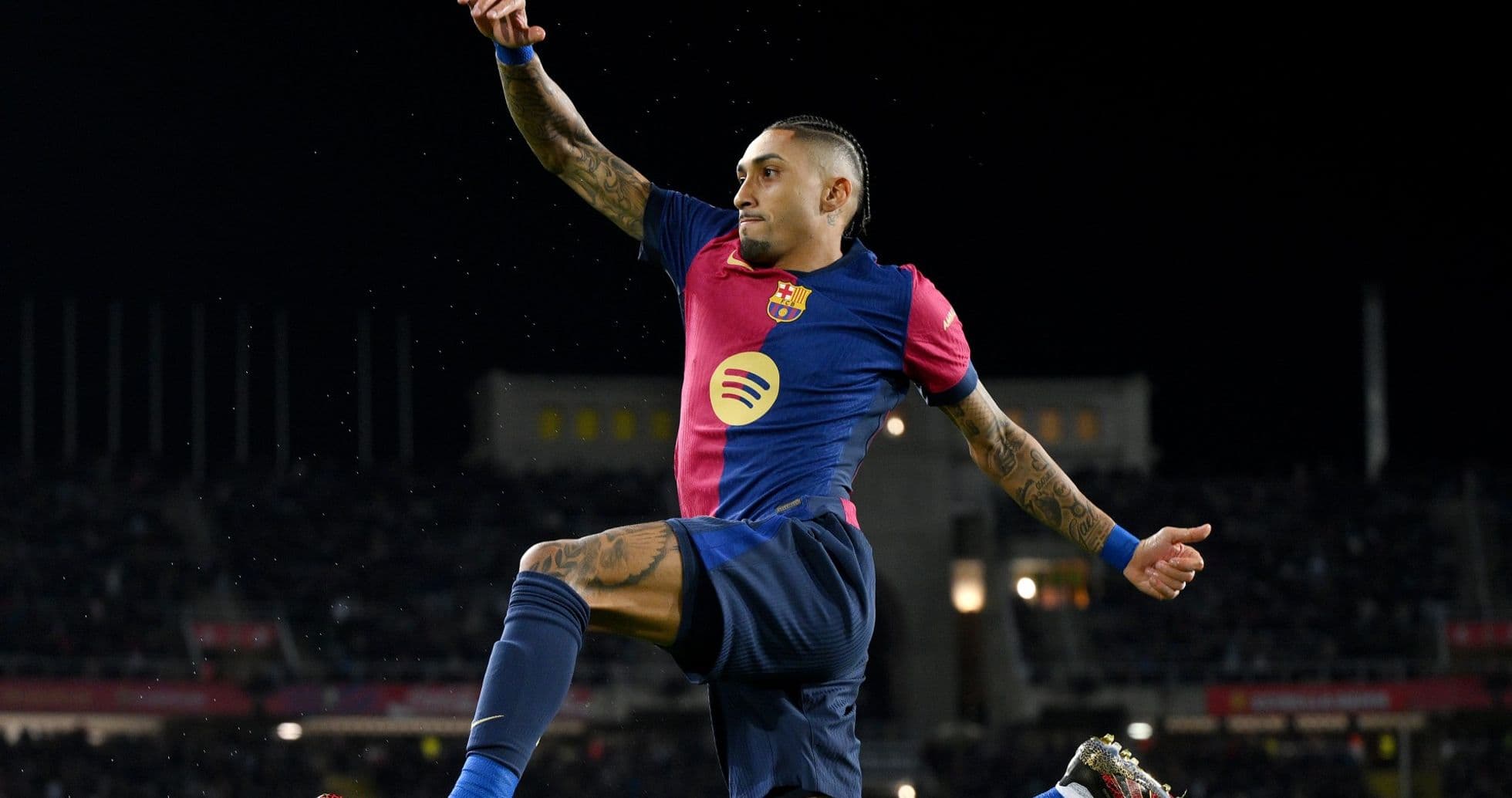 Rafinha celebrating during Valencia vs Barcelona match