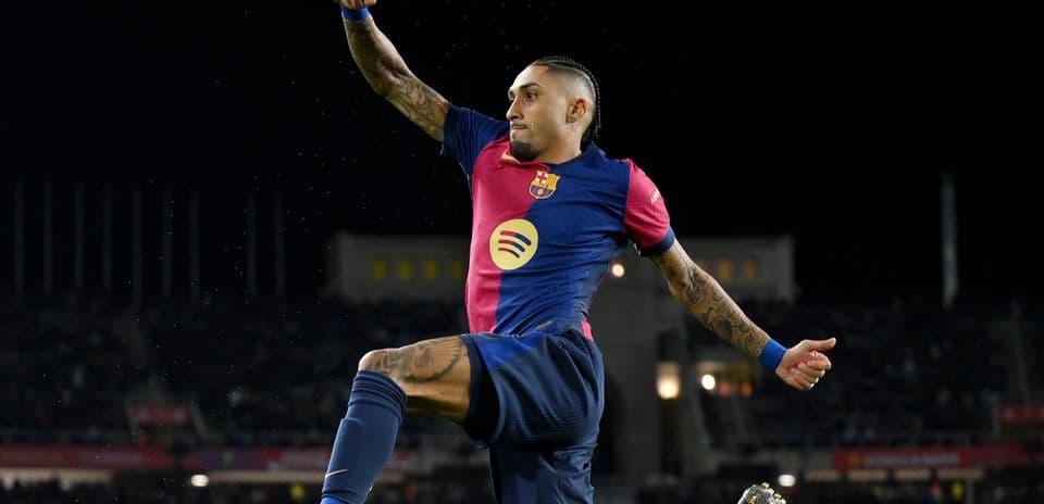 Rafinha celebrating during Valencia vs Barcelona match