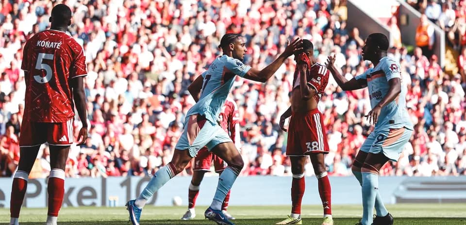 Players interacting during Liverpool vs Brentford match