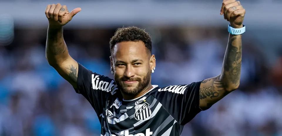 Player celebrating during a match in Santos jersey
