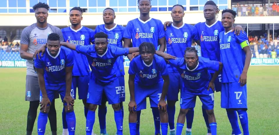 Shooting Stars FC team photo before the match