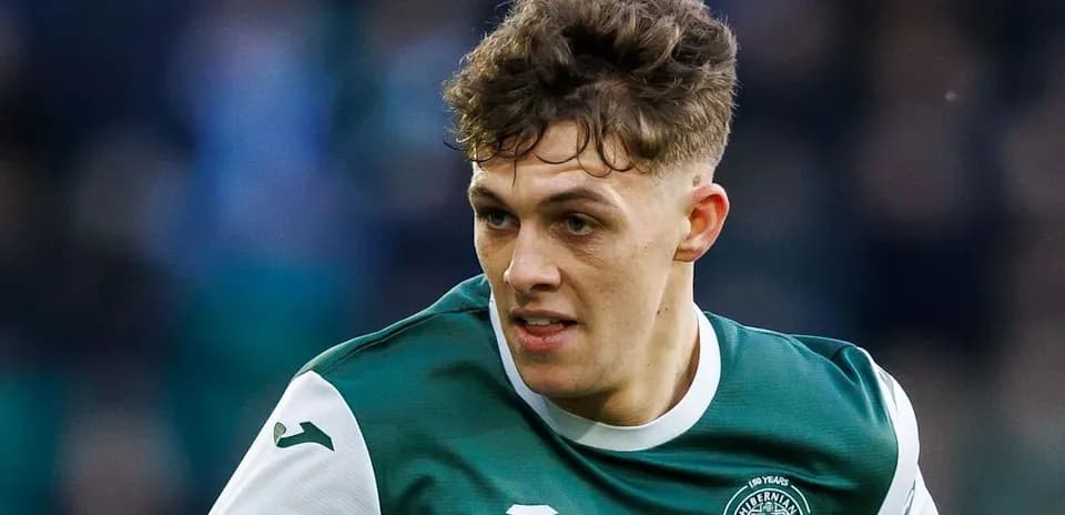 Hibernian player in green kit during match