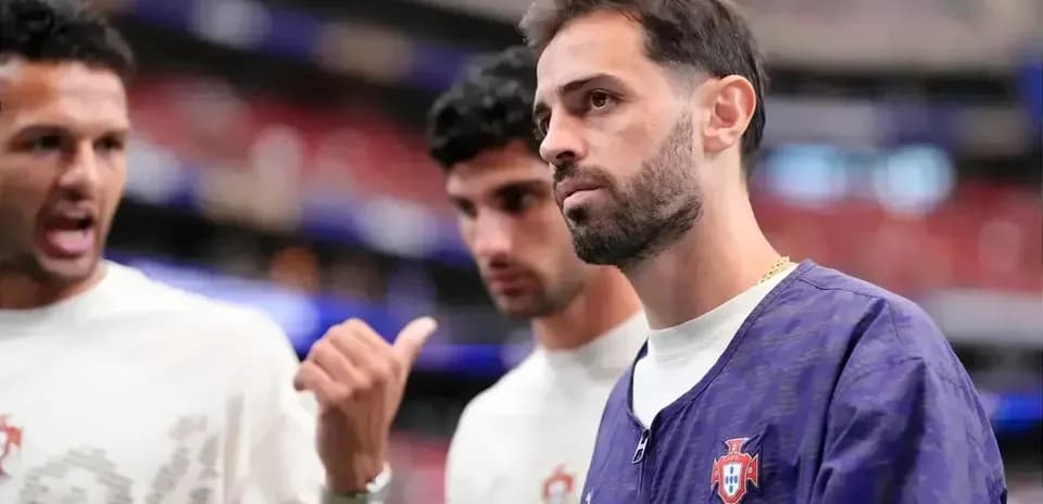 Three players discussing before the match