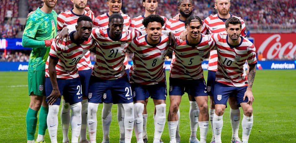 USA national team posing for a photo