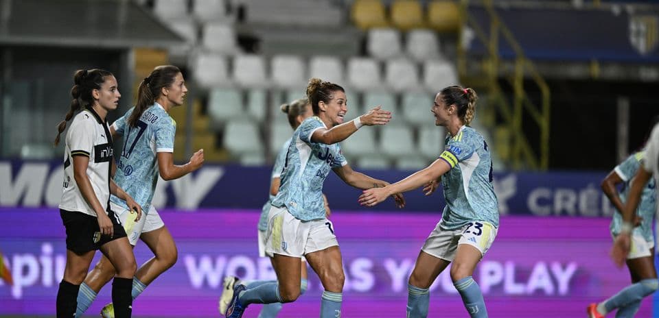 Juventus W players celebrating a goal during match
