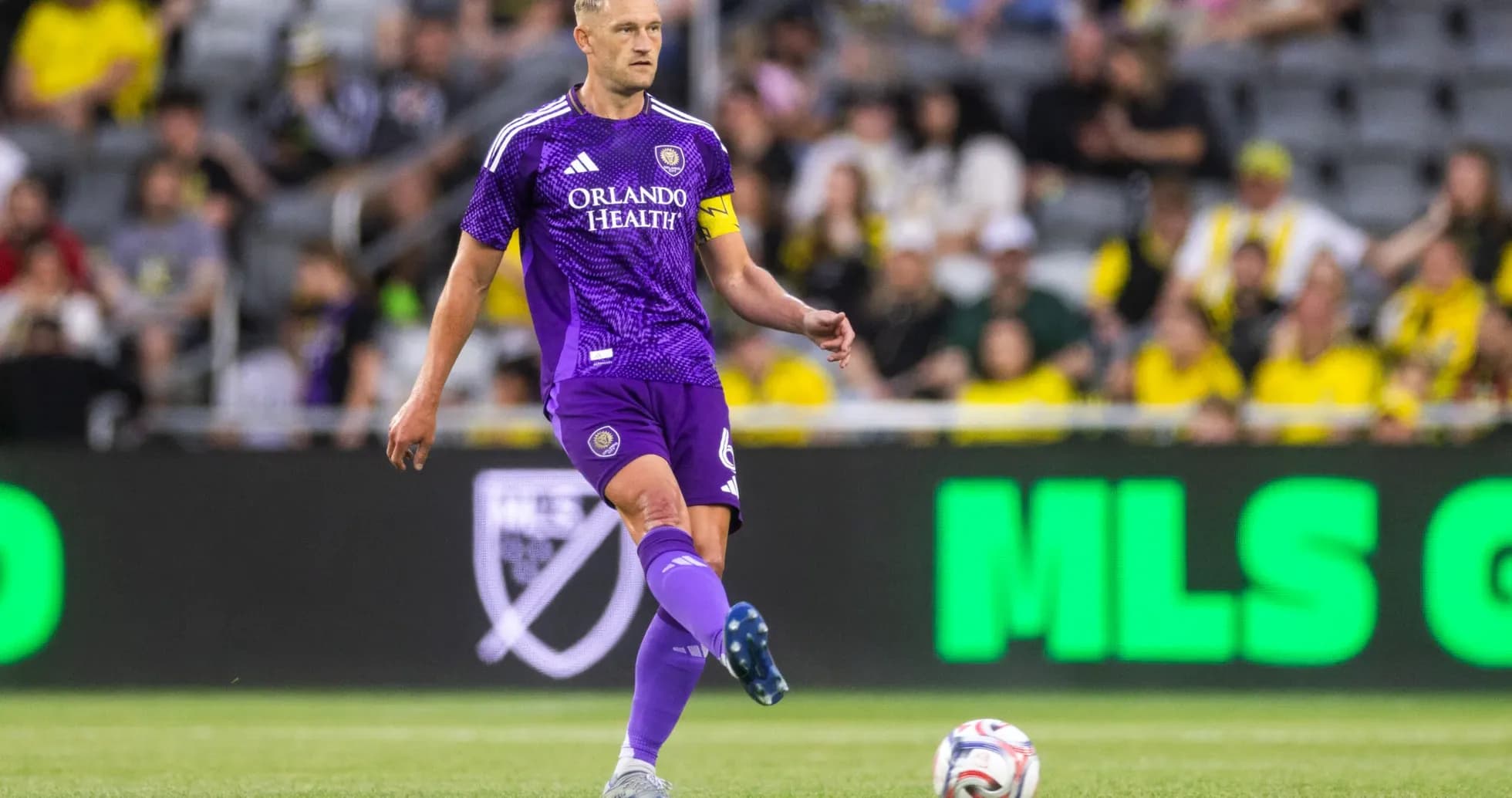 Orlando City II player preparing for a kick