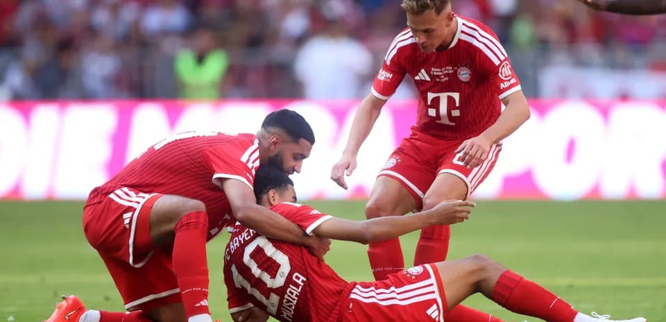 Bayern Munich players celebrating after a goal