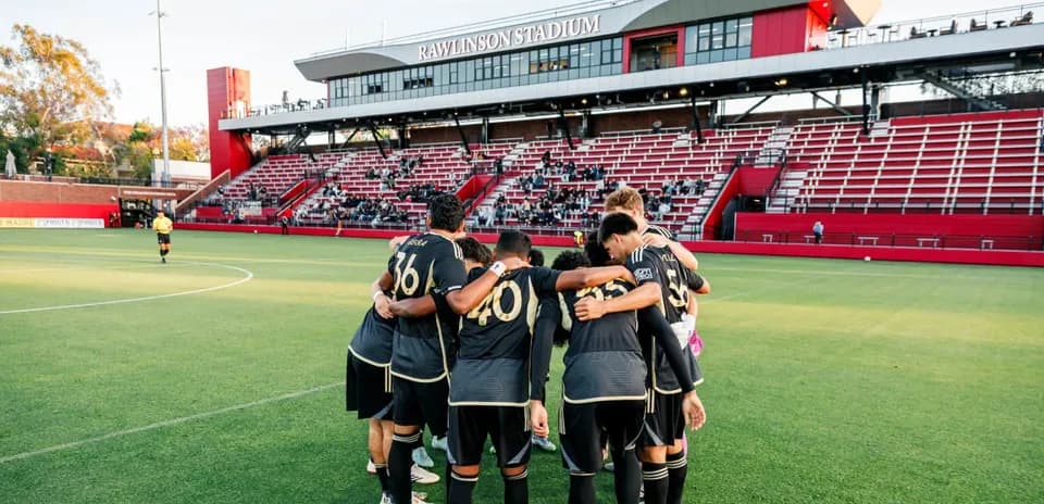 Los Angeles FC II players in huddle before match