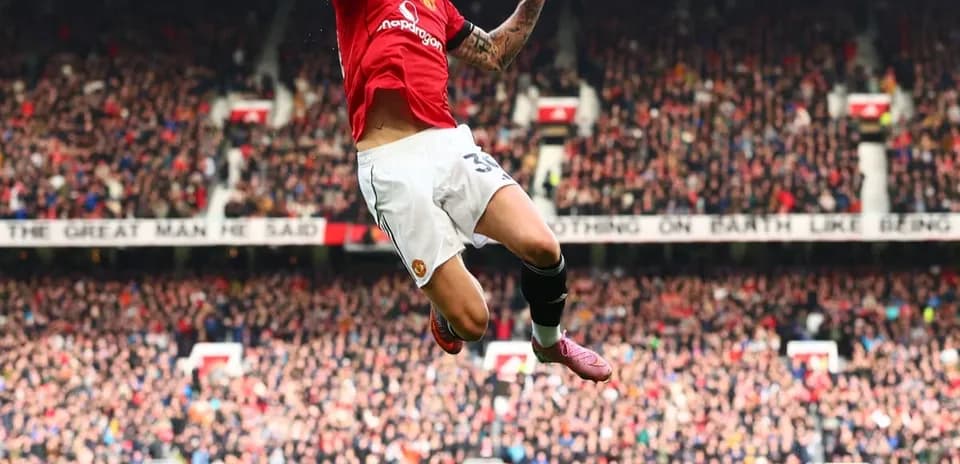 Player celebrating during Sunderland vs Manchester United match