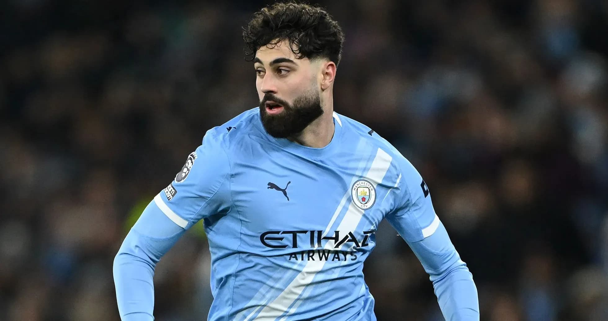 Player in Manchester City jersey during match